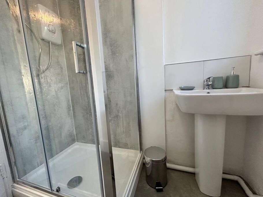 Radiant Accommodation Manor Lane Plymouth Buitenkant foto